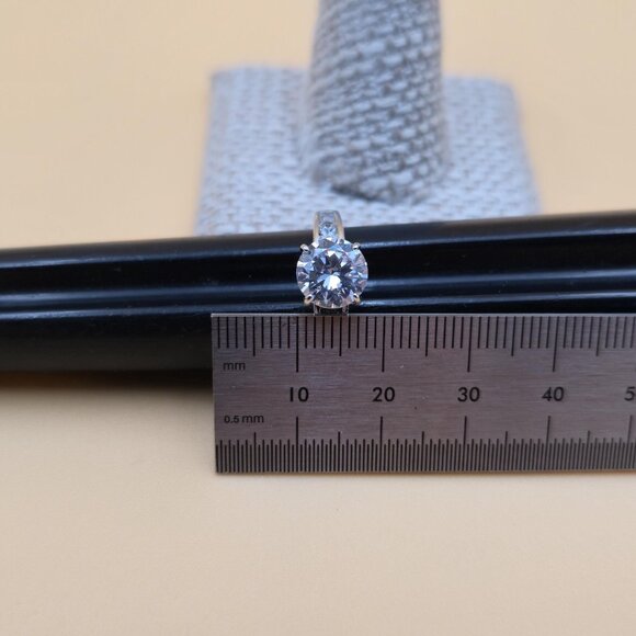 Size 8 Sterling Silver Brilliant Cubic Zirconia Gems Ring A5109 - Picture 9 of 10